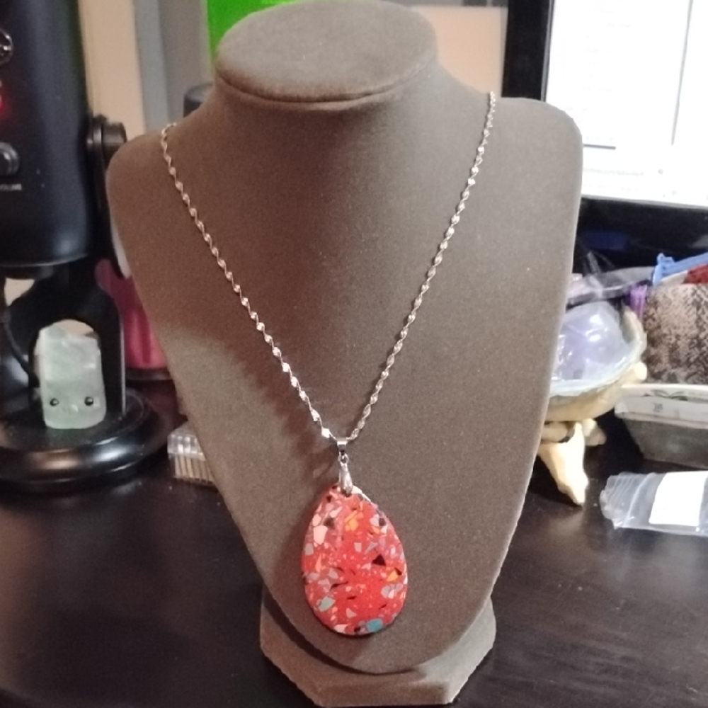 30" Silver Tone Diamond Cut Chain Red Teardrop Stone Pendant Fashion Jewelry